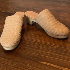 NWOT Madewell Jordyn Woven Leather Clogs in nude, Size 11 (Sold Out on Website)